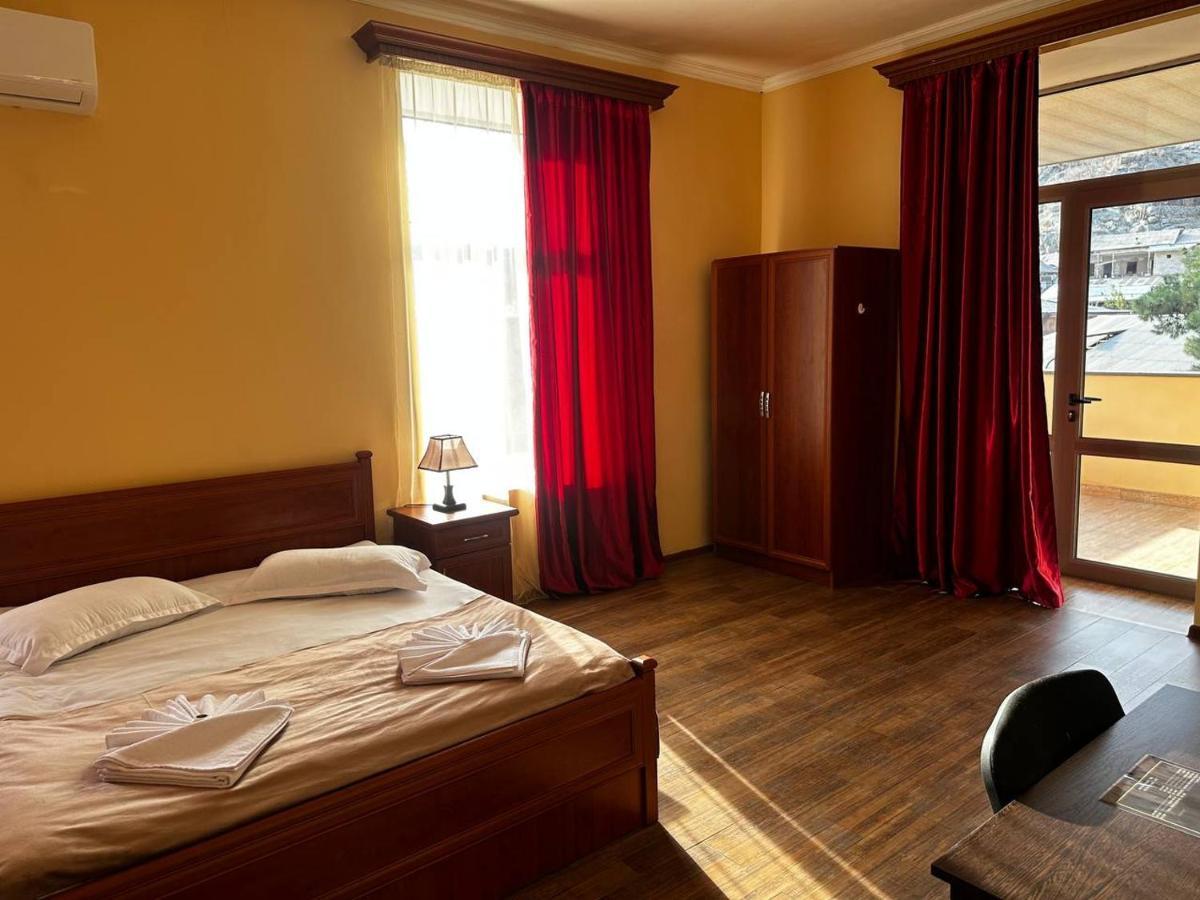 Sweet Home Hotel Meghri Zewnętrze zdjęcie