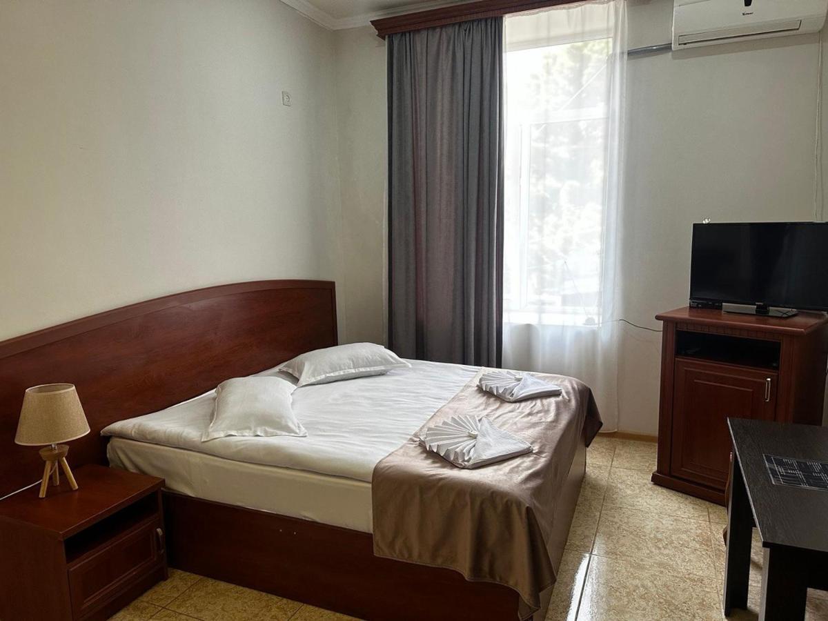Sweet Home Hotel Meghri Zewnętrze zdjęcie