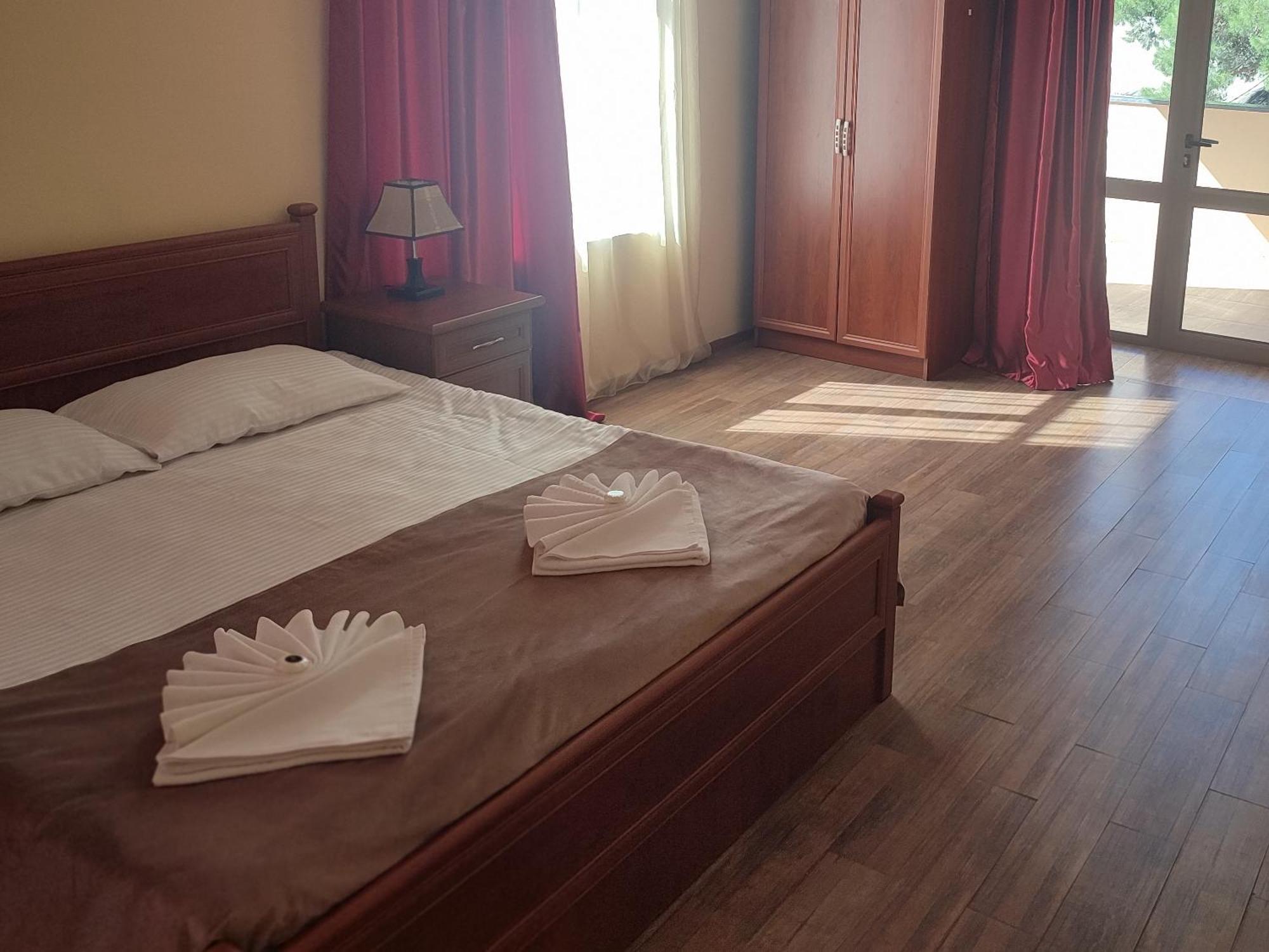 Sweet Home Hotel Meghri Zewnętrze zdjęcie